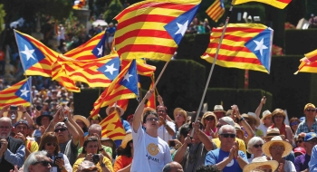 Separatistas catalães apresentam em Parlamento lei para ativar independência